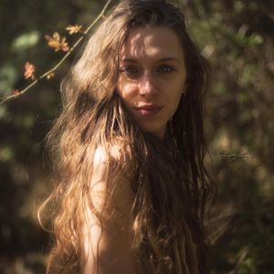 Meet your Posher, Isis